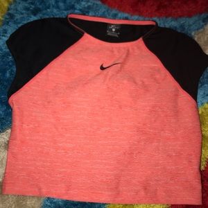 NIKE crop athletic shirt